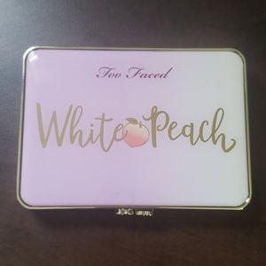 White Peach Eye Shadow Palette